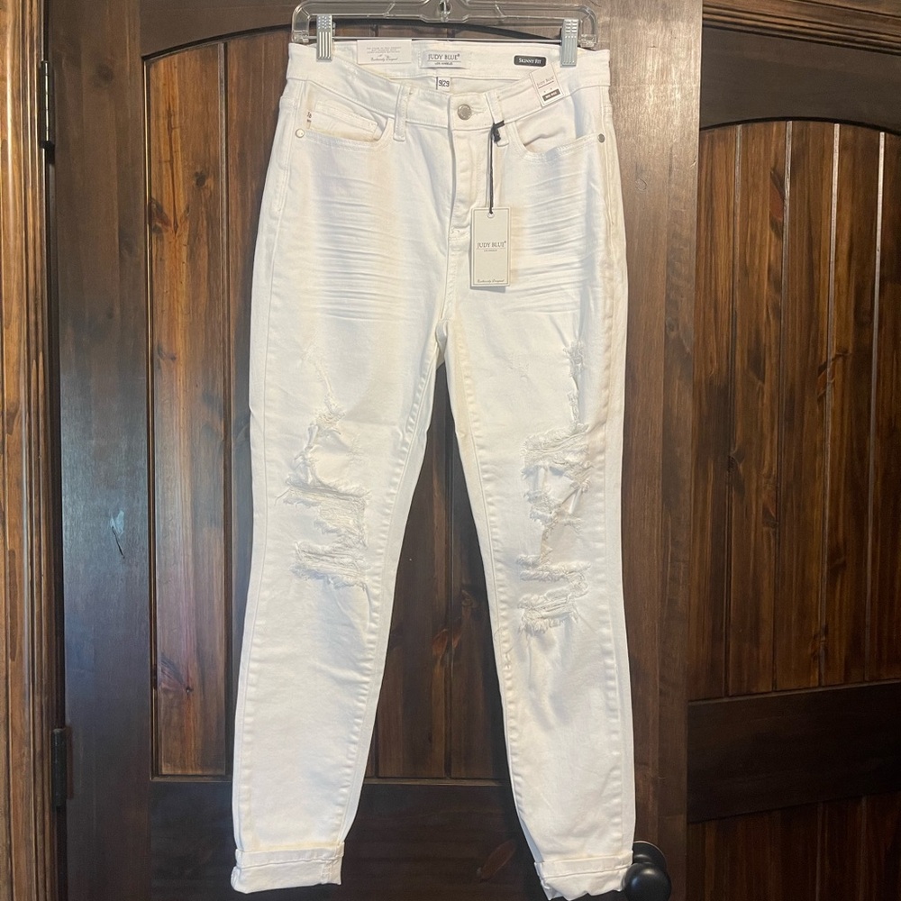 Judy Blue White Distressed Skinny Jeans with Ripped Knees